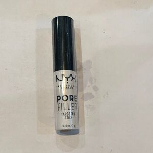 NYX Pore Filler Targeted Stick - Black and White
